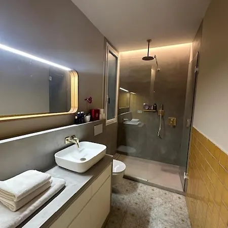 Cozy With Sea View Apartment